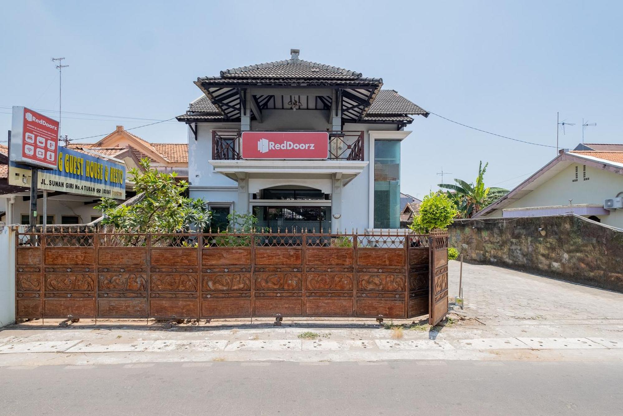 Reddoorz Syariah At Jalan Sunan Giri Tuban Tuban (Java) Exterior foto