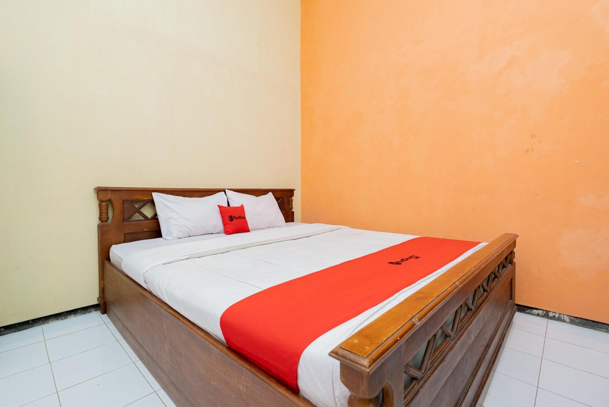 Reddoorz Syariah At Jalan Sunan Giri Tuban Tuban (Java) Exterior foto