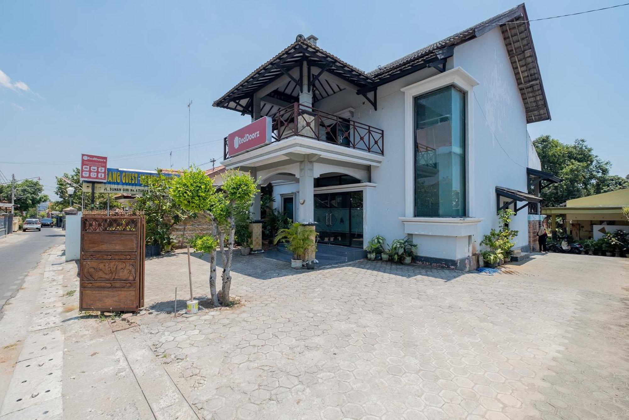 Reddoorz Syariah At Jalan Sunan Giri Tuban Tuban (Java) Exterior foto