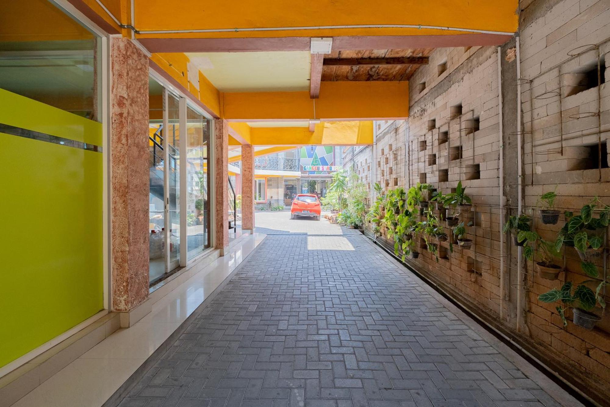 Reddoorz Syariah At Jalan Sunan Giri Tuban Tuban (Java) Exterior foto