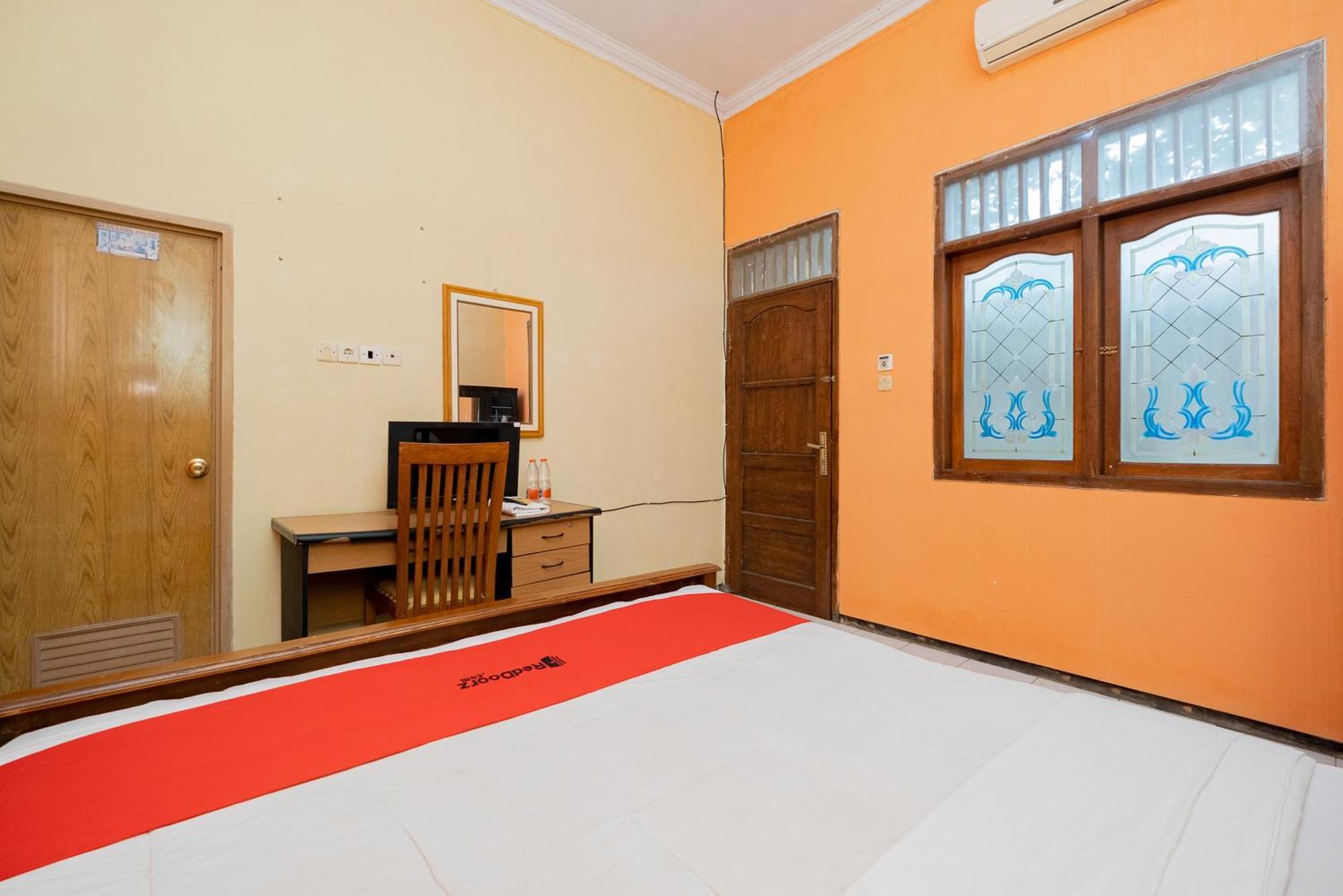 Reddoorz Syariah At Jalan Sunan Giri Tuban Tuban (Java) Exterior foto